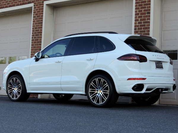 Used-2016-Porsche-Cayenne-Turbo